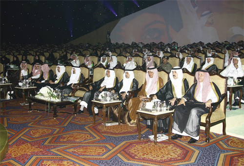 خالد الفيصل: اختص الله البلد الأمين ببيته الحرام وميزه.. فولى علينا ملكا نادرا مبادرا