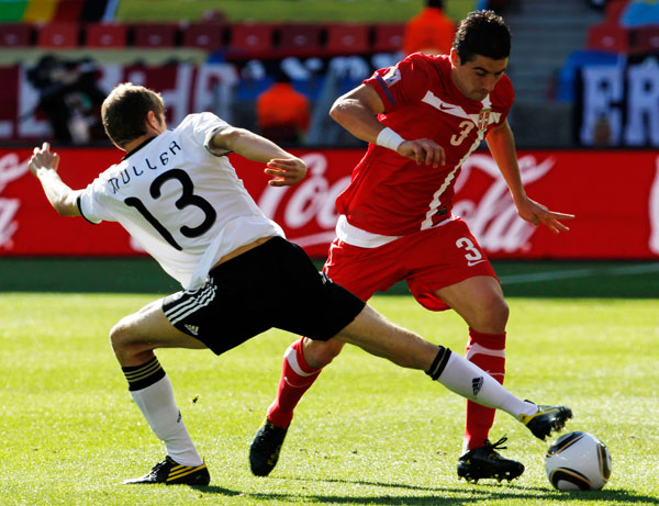 طرد كلوزه .. فحقق الصرب المفاجأة بفوزهم الأول على ألمانيا في المونديال