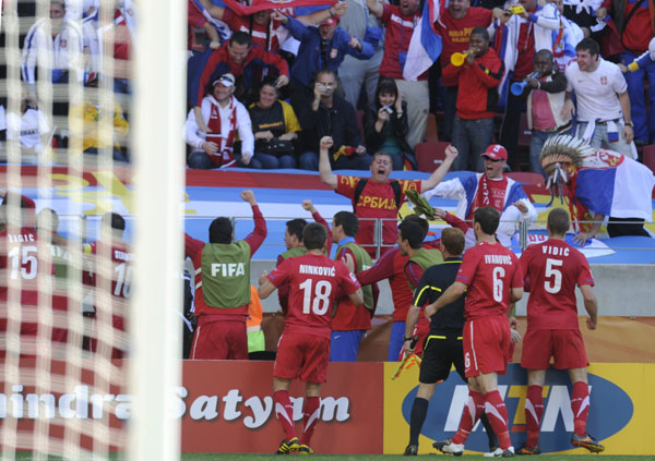 طرد كلوزه .. فحقق الصرب المفاجأة بفوزهم الأول على ألمانيا في المونديال