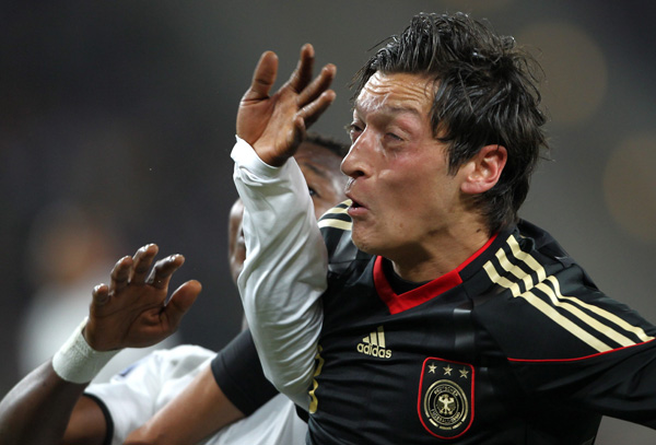 أوزيل أفضل لاعب بمباراة ألمانيا وغانا