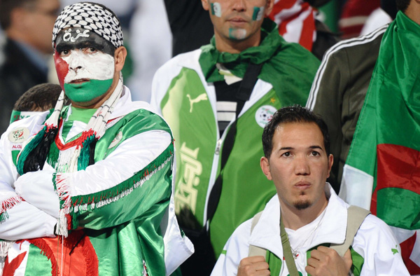 مشاعر مختلطة في الجزائر بعد خروج منتخبها من المونديال