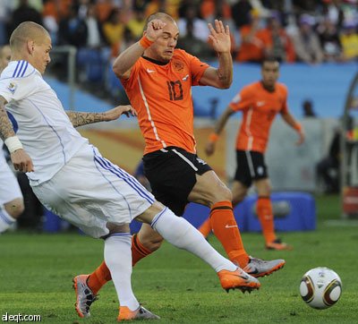 هولندا بقيادة روبن تهزم سلوفاكيا وتتأهل لدور الثمانية في كأس العالم