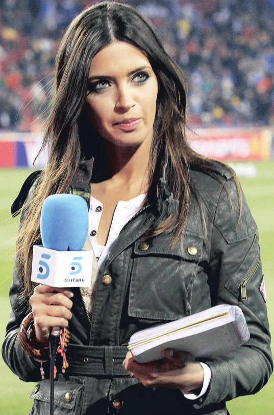 زوجات اللاعبين.. نذير شؤم