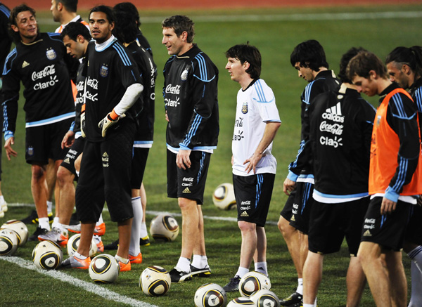 البرازيل والأرجنتين تقودان أحلام أمريكا الجنوبية في دور الثمانية بالمونديال