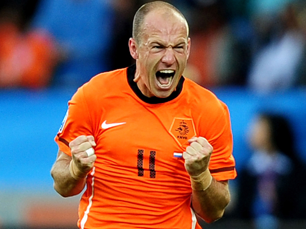 روبن شوكة في الجانب الأيسر للمنتخب البرازيلي