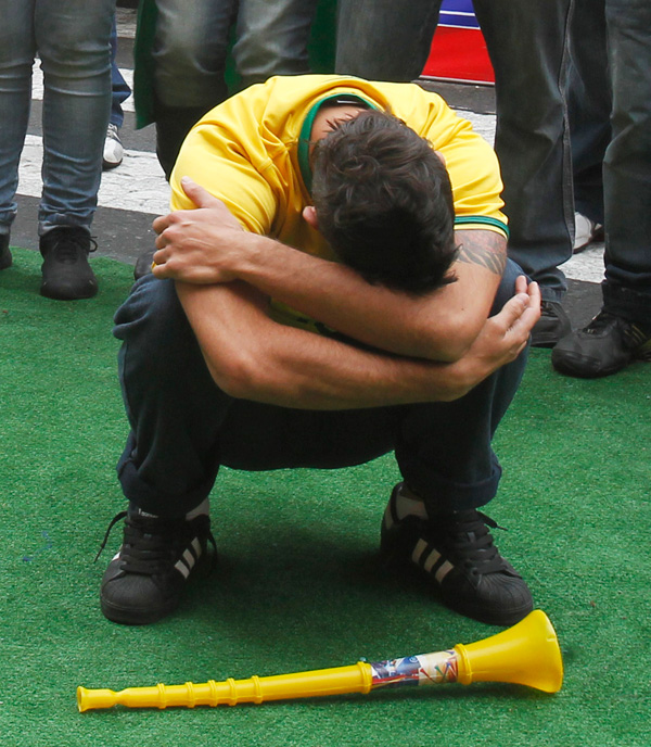 بعد الخروج من المونديال..دموع ولعنات في شوارع البرازيل