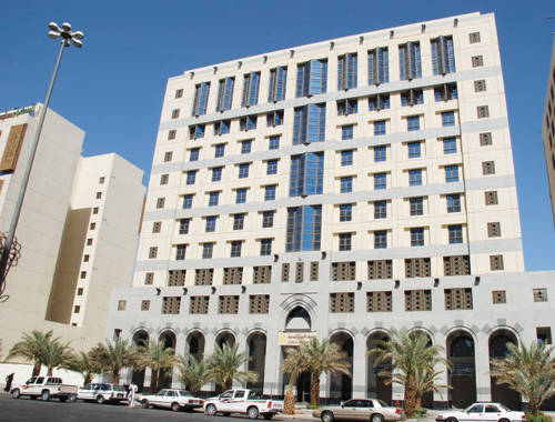 شركة شبه الجزيرة .. 45 عاما من العطاء لخدمة الوطن