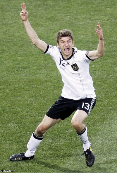 الألماني مولر ينتزع جائزة الحذاء الذهبي ويفوز بجائزة أفضل لاعب شاب في مونديال 2010