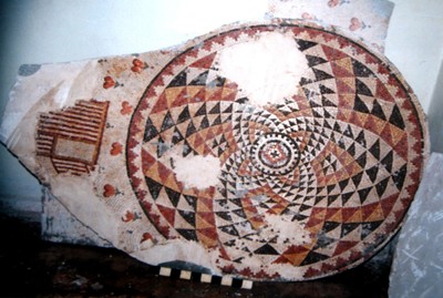 25 لوحة فسيفساء تروي بلغة ملونة حكاية العصر البيزنطي بكل تحولاته