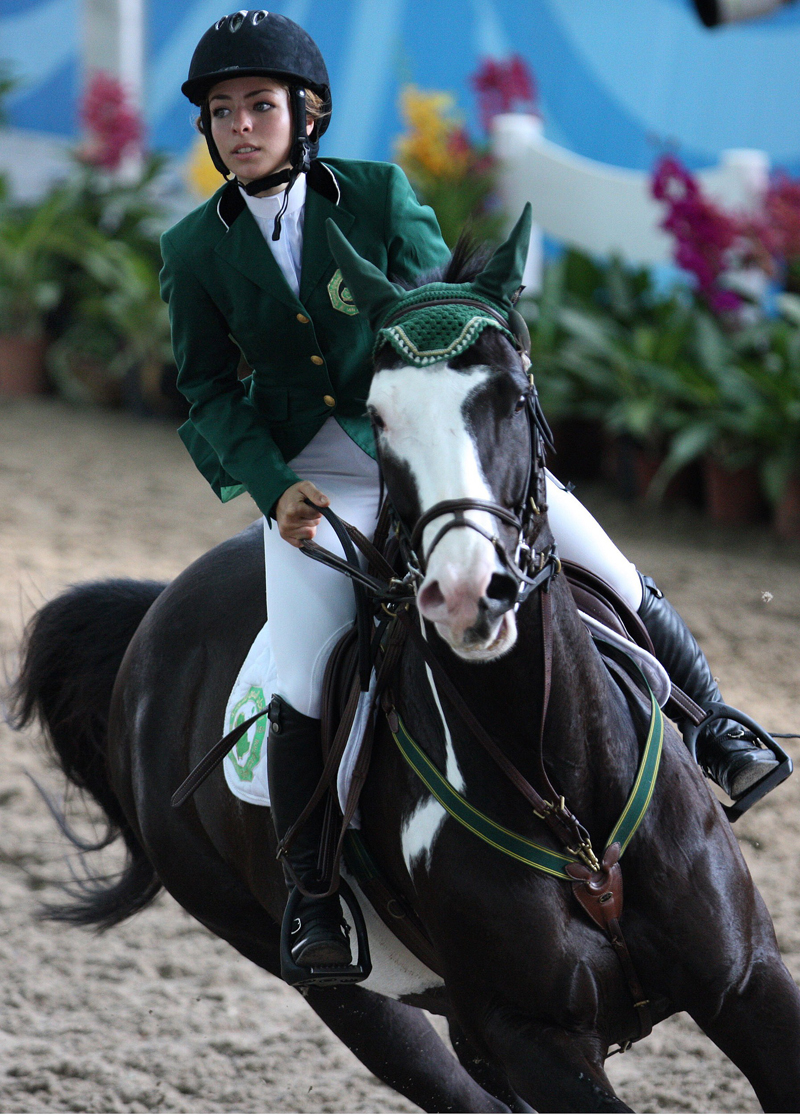 الفارسة السعودية دلما محسن أول رياضية خليجية تحرز ميدالية أولمبية