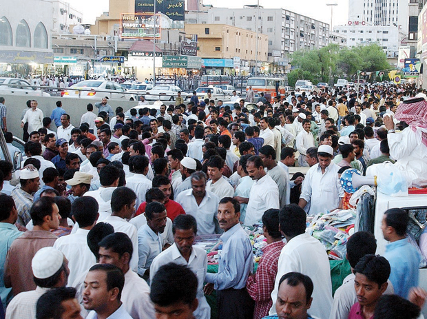 العمالة الوافدة في المملكة ضمن الأغنى في العالم .. واستثماراتها المحلية صفر