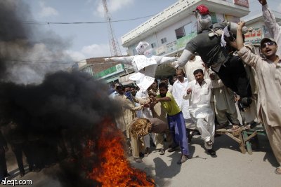 ابنة القس الأمريكي الذي يخطط لحرق نسخ من القرآن تصف أباها بالمجنون