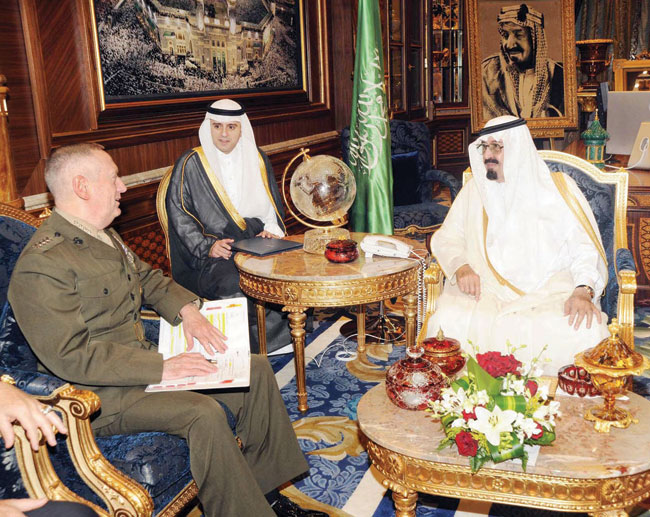 الملك يعمِّق روح الصلح ويشهد عفوا عن قاتلين