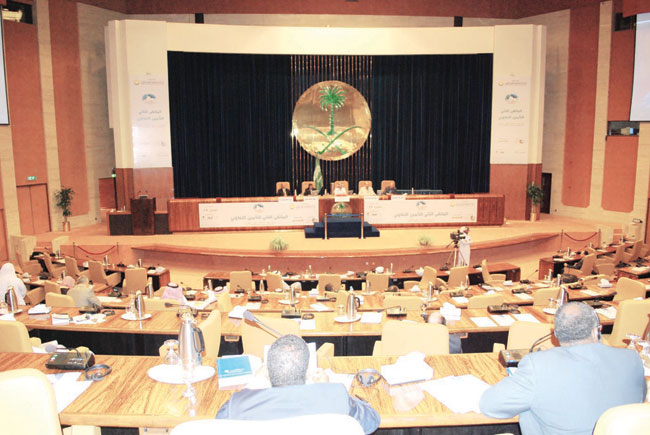 مختصون يدعون إلى زيادة الوعي والاهتمام بقضايا التأمين التعاوني محليا وعالميا