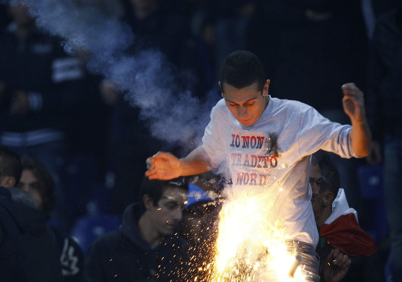 إلغاء مباراة إيطاليا وصربيا في تصفيات أمم أوروبا بسبب شغب الجماهير
