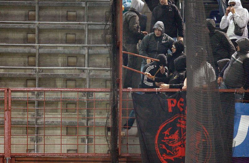 إلغاء مباراة إيطاليا وصربيا في تصفيات أمم أوروبا بسبب شغب الجماهير