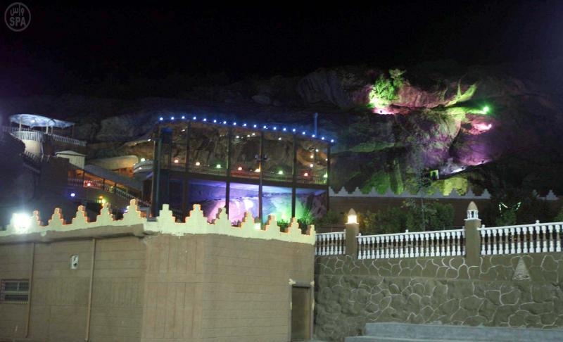 الكهوف في تنومة .. منتجعات سياحية على الطبيعة