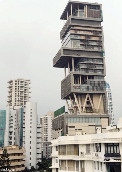 أغلى منزل في العالم قيمته مليار دولار .. ويطل على أحياء الصفيح