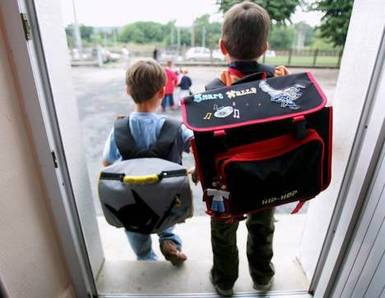 للنقاش: حقائب أبنائنا وبناتنا ثقيلة.. ما الحل؟