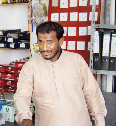 نصيحة تقود شابا سعوديا لتأسيس متجر لبيع أدوات الكهرباء والسباكة بنك التسليف