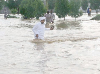 جدة تغرق .. الملك يطلب المقصرين ويتوعد بحساب شديد