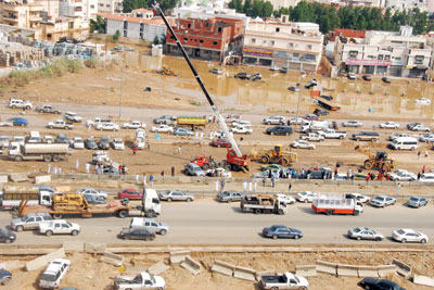 أمانة جدة: إعادة تشغيل الأنفاق وسحب المياه من الشوارع الرئيسة