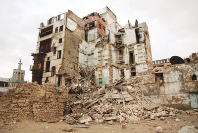 إخلاء سكان مبان آيلة للسقوط في المنطقة التاريخية