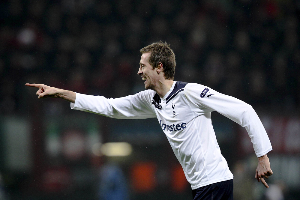 كرواتش يسقط ميلان في مباراة متوترة