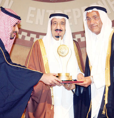 أمير الرياض: تكريمنا للشباب امتداد لنهج الدولة بدعمهم علميا وعمليا