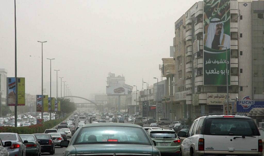 جدة: إخلاء المدارس تحسبا لهطول أمطار غزيرة وتعليق الدراسة غدا وحركة الملاحة طبيعية