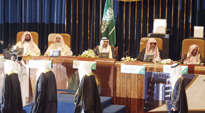 الأمير سلمان: جمعيات تحفيظ القرآن بعيدة عن الغلو والتطرف والملك يثني عليها