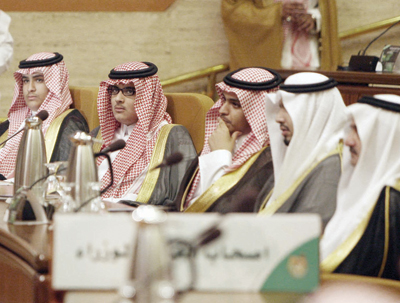 الأمير سلمان: جمعيات تحفيظ القرآن بعيدة عن الغلو والتطرف والملك يثني عليها