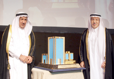 «العربي الوطني» يودع رئيس مجلس إدارته عبد اللطيف الجبر