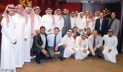 «منافع القابضة» تتبنى أفضل الممارسات الإدارية سعيا للتطور والنمو