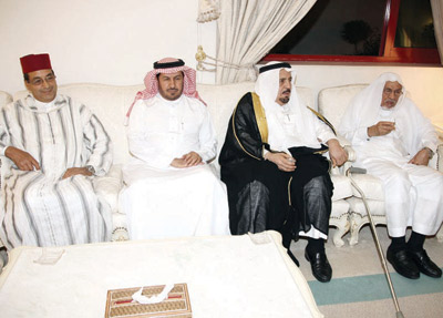 الشاعر ابن إدريس يحتفي بمفكري ومثقفي «الجنادرية»