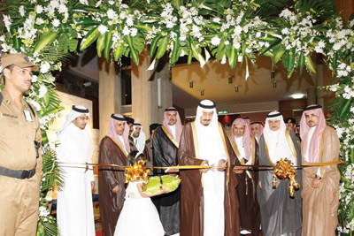 الأمير سلمان: الملك وولي العهد حريصان على رعاية الأيتام والحفاظ عليهم من الضياع