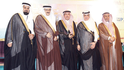 زينل يكرم «الراشد للتجارة والمقاولات» لرعايتها مؤتمر إدارة المشاريع