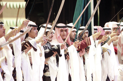 الأمير سلمان مخاطبا خريجي مدارس الرياض: نحن فخورون بتخريج أبناء خدموا دينهم وبلادهم