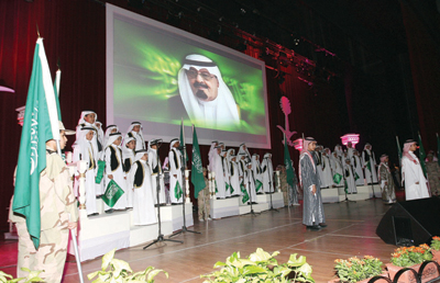 الأمير سلمان مخاطبا خريجي مدارس الرياض: نحن فخورون بتخريج أبناء خدموا دينهم وبلادهم