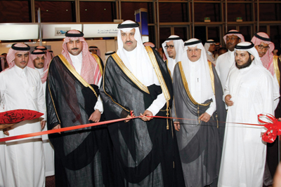 الأمير فيصل بن سلمان يدعو إلى استخدام الحسم الضريبي للشركات الأجنبية لدعم العمل الخيري