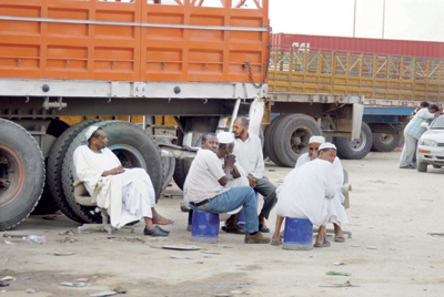 مواقف الشاحنات.. هل تليق بالرياض؟