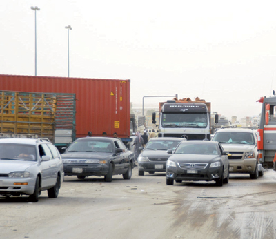 مواقف الشاحنات.. هل تليق بالرياض؟