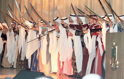 مدارس المملكة تحتفل بتخريج 138 طالبا ضمن المسار السعودي والدبلوم الأمريكي