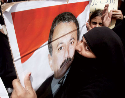 حرب تصريحات حول عودة صالح إلى اليمن .. وأنباء عن حلول «توافقية»