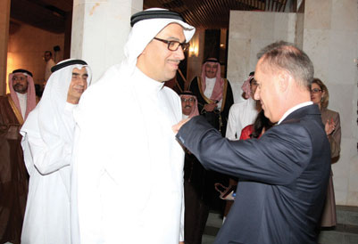 الرئيس الفرنسي يمنح كامل المنجّد وسام «جوقة الشرف» لجهوده في تنمية العلاقات التجارية