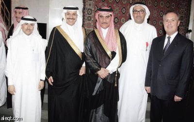 الرئيس الفرنسي يمنح كامل المنجّد وسام «جوقة الشرف» لجهوده في تنمية العلاقات التجارية