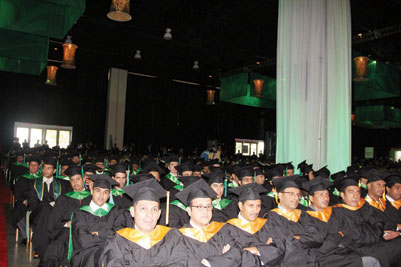 الملحقية الثقافية السعودية في واشنطن تكرم 3 آلاف من المبتعثين الخريجين