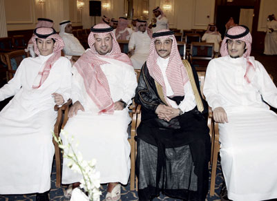 سليمان الحمد يحتفل بزفاف كريمته إلى سعود العتيقي