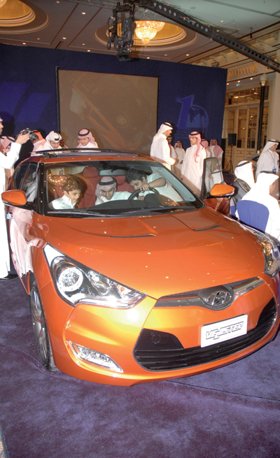 «المجدوعي» تحتفل بجائزة أفضل وكيل سيارات هيواندي في العالم