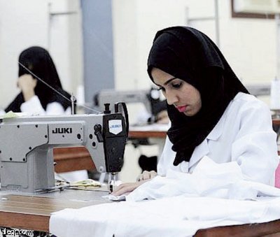 غياب المحفزات وعدم وجود أقسام خاصة يعطلان الاستثمارات الصناعية للسيدات